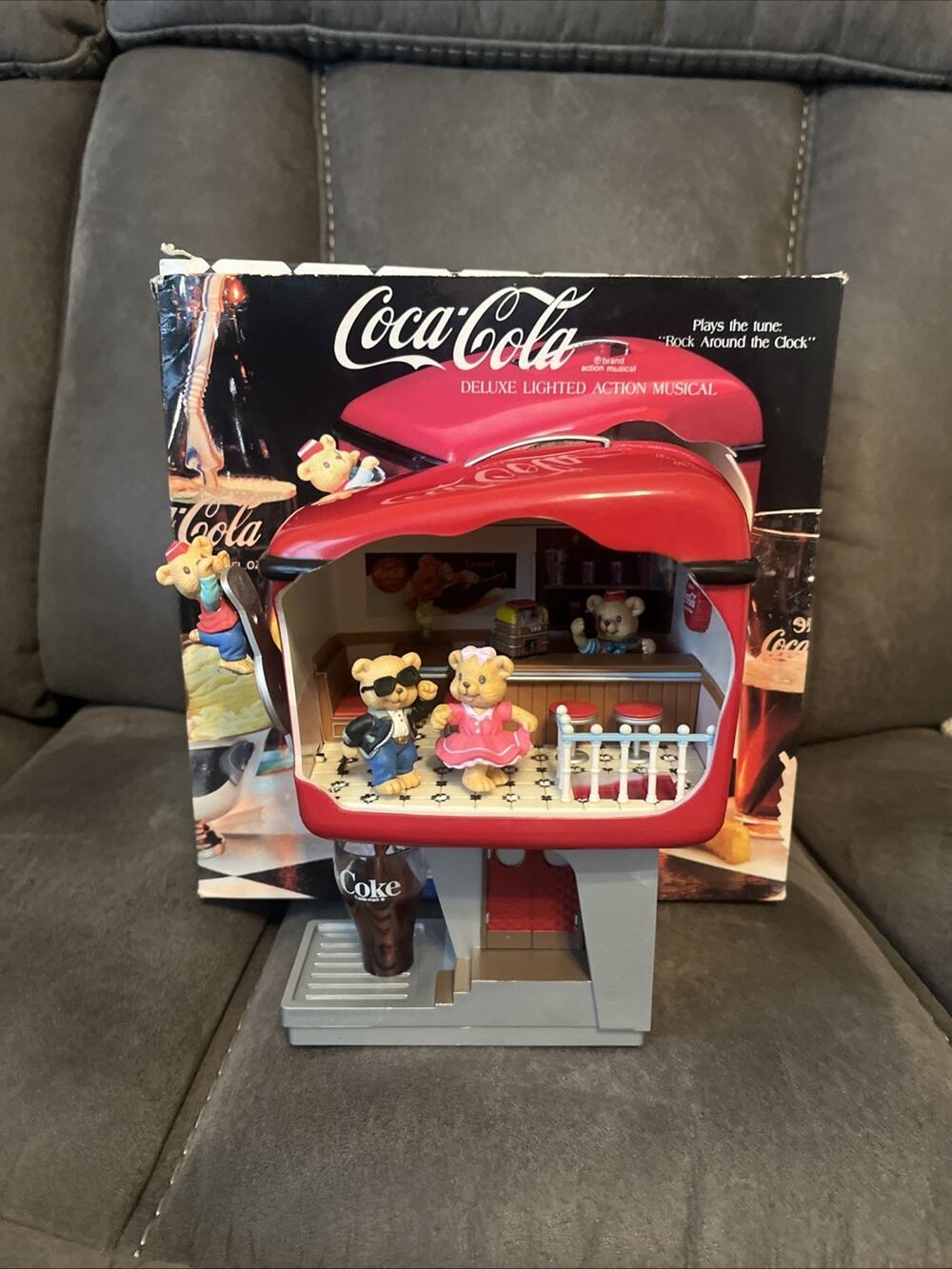 NIB Coca-Cola Enesco Soda Shop Hop Multi~Action/Lights Music Box 517
